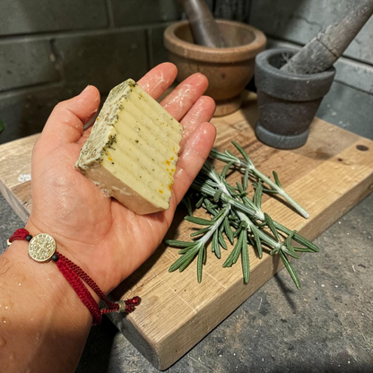 Jabon Botánico Romero, Albahaca y Aceite de Oliva con Vitamina E 140 g [Antibiótico/Antimicrobiano]