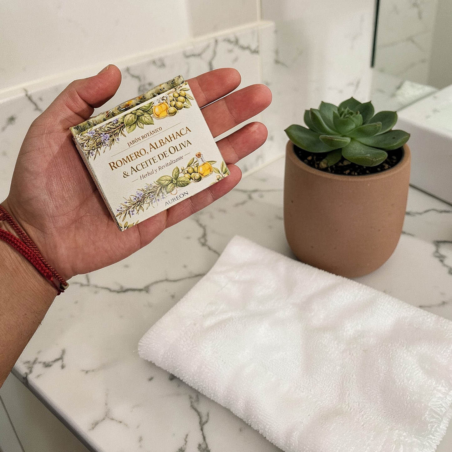 Jabon Botánico Romero, Albahaca y Aceite de Oliva con Vitamina E 140 g [Antibiótico/Antimicrobiano]