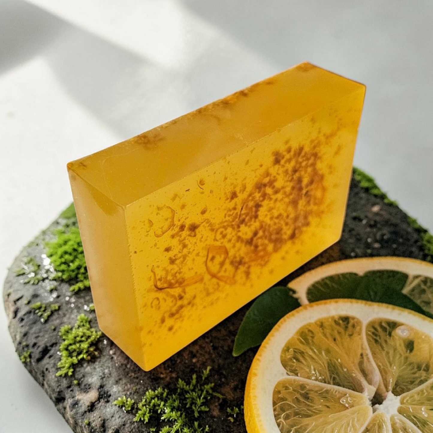 Jabon Botánico Toronja, limón y Aceite de Oliva con Vitamina E 100 g [Efecto iluminador y antioxidante]